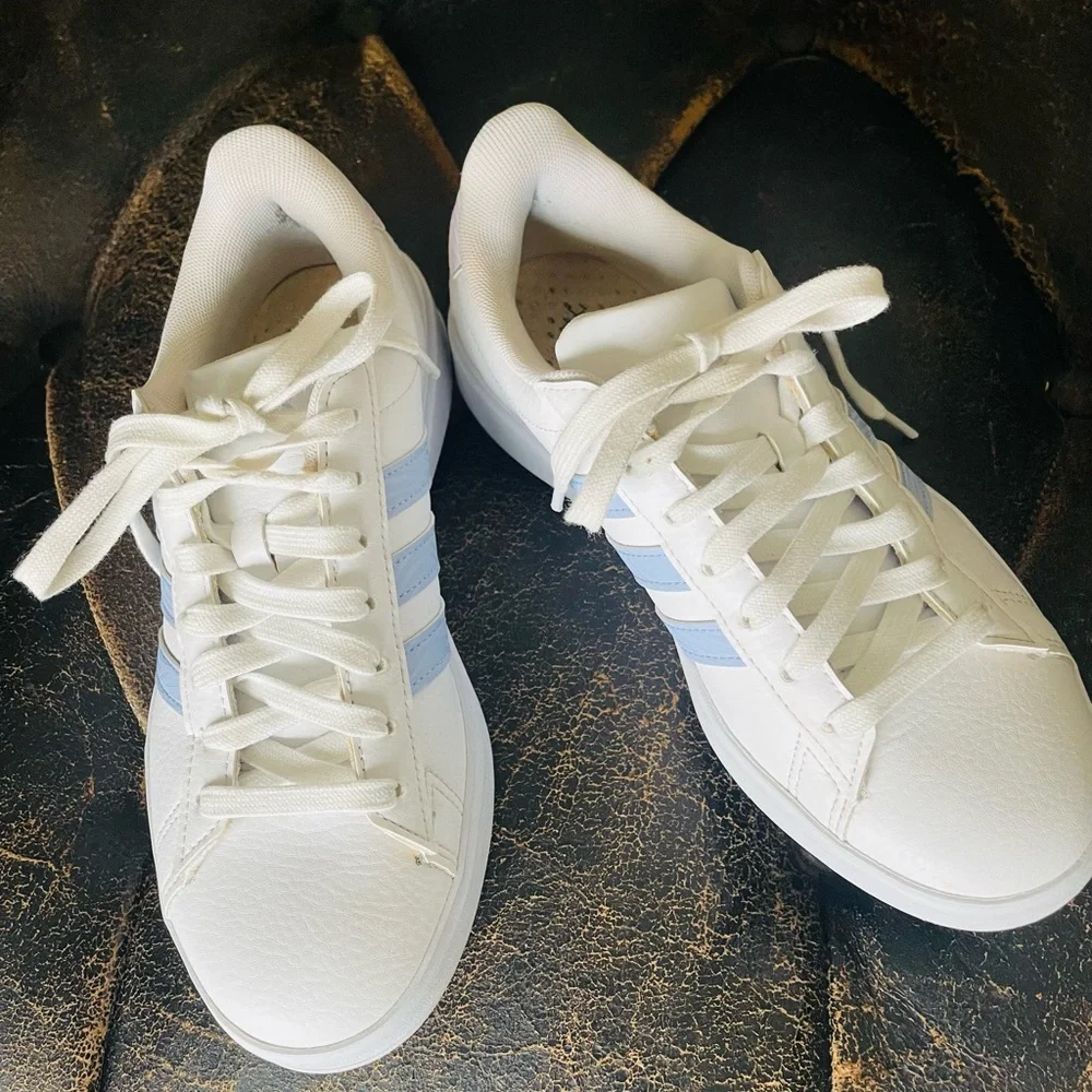 Adidas Classic Cloud Foam Baby Blue and White Leather Sneakers. - Picture 7 of 7